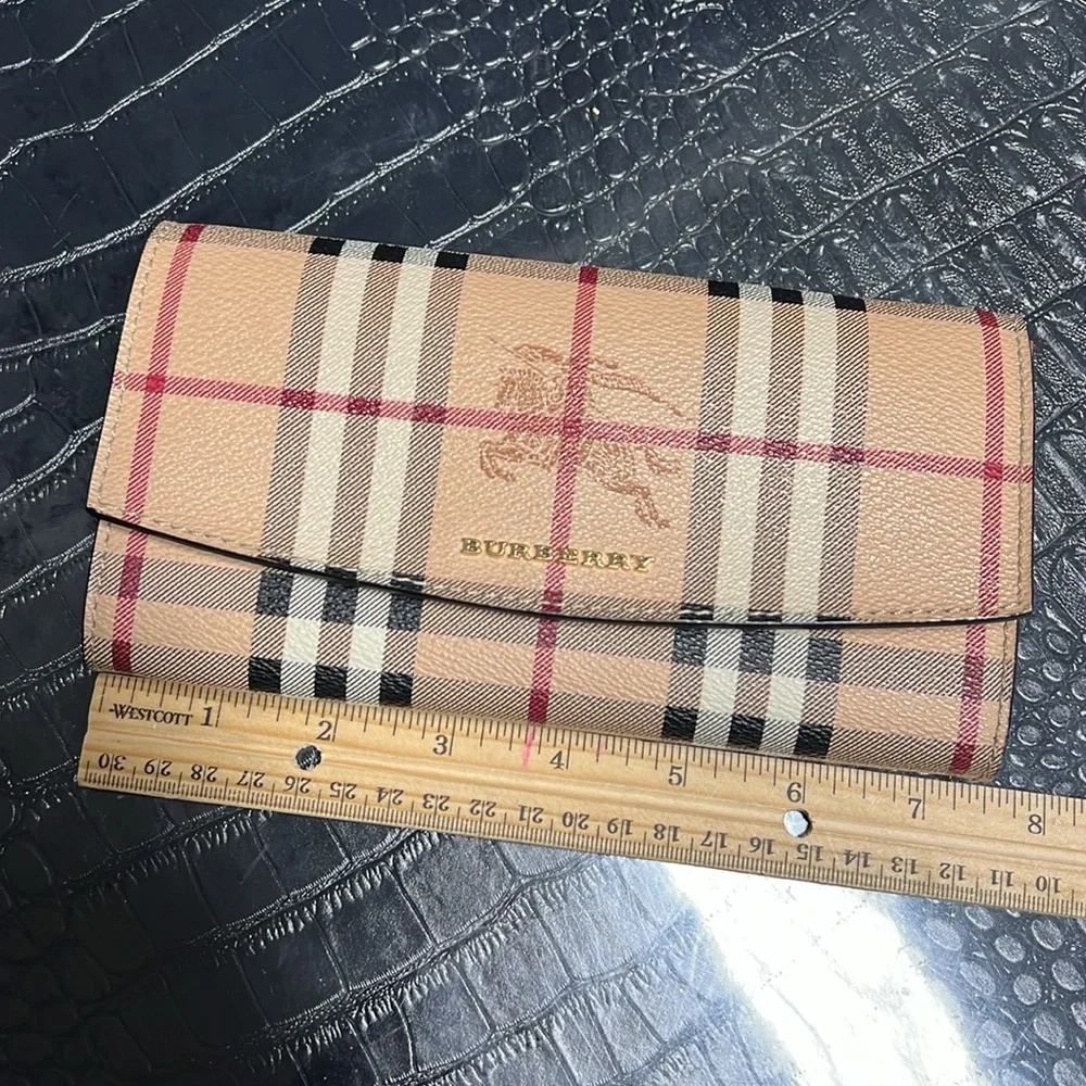 Burberry Wallet (Authentic) - Picture 14 of 15